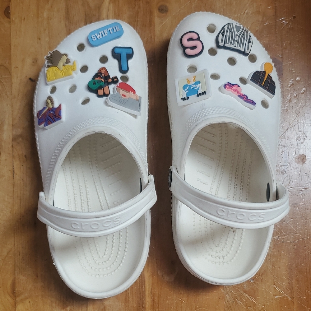 Crocs Kids White Clogs with Taylor Swift Jibbets